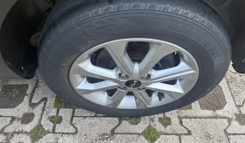 
								KIA Stonic 1.2cc DPI 84cv Urban full									