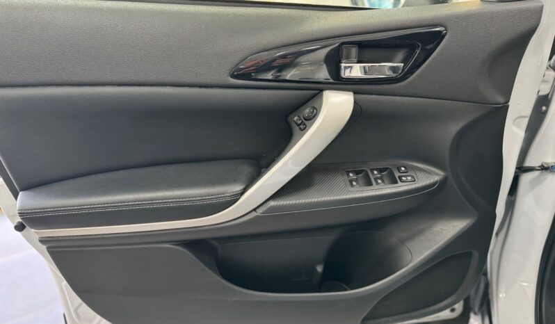 
								MITSUBISHI ECLIPSE CROSS 2.4 PHEV INSTYLE full									