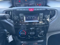 
										Lancia Ypsilon 1.0 70CV Hybrid SILVER PLUS full									