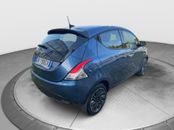 
										Lancia Ypsilon 1.0 70CV Hybrid SILVER PLUS full									