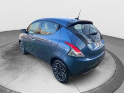 
										Lancia Ypsilon 1.0 70CV Hybrid SILVER PLUS full									