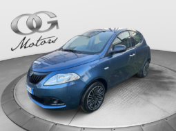 
										Lancia Ypsilon 1.0 70CV Hybrid SILVER PLUS full									