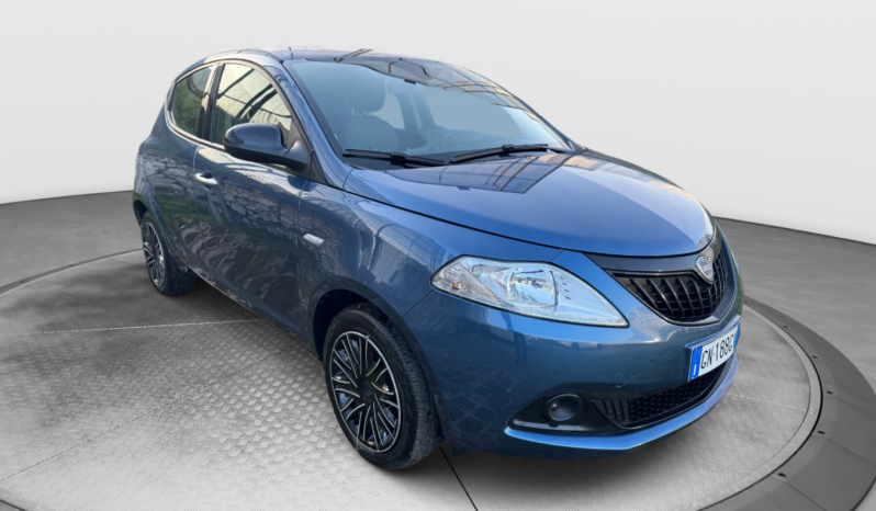 
								Lancia Ypsilon 1.0 70CV Hybrid SILVER PLUS full									