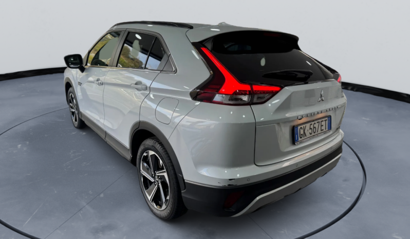 
								MITSUBISHI ECLIPSE CROSS 2.4 PHEV INTENSE full									