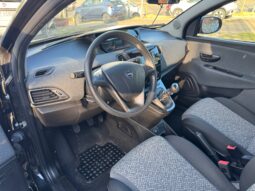 
										Lancia Ypsilon 1.0 70CV Hybrid Silver Plus full									