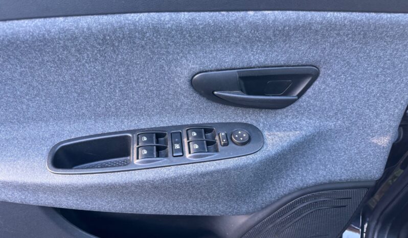 
								Lancia Ypsilon 1.0 70CV Hybrid Silver Plus full									