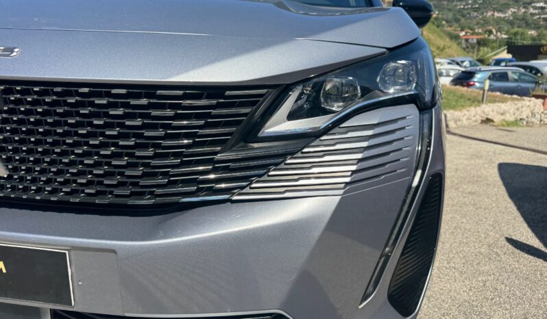 
								PEUGEOT 3008 HYBRID E-DCS 6 136cv – GT full									