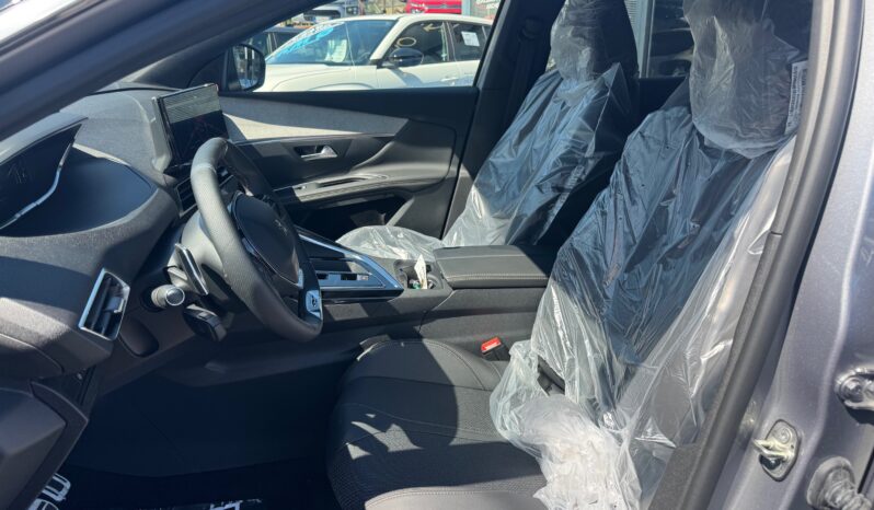 
								PEUGEOT 3008 HYBRID E-DCS 6 136cv – GT full									