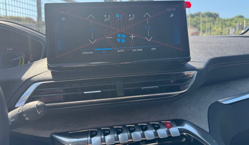 
								PEUGEOT 3008 HYBRID E-DCS 6 136cv – GT full									