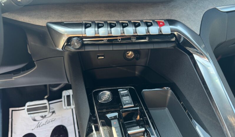 
								PEUGEOT 3008 HYBRID E-DCS 6 136cv – GT full									