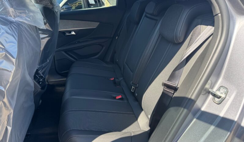 
								PEUGEOT 3008 HYBRID E-DCS 6 136cv – GT full									