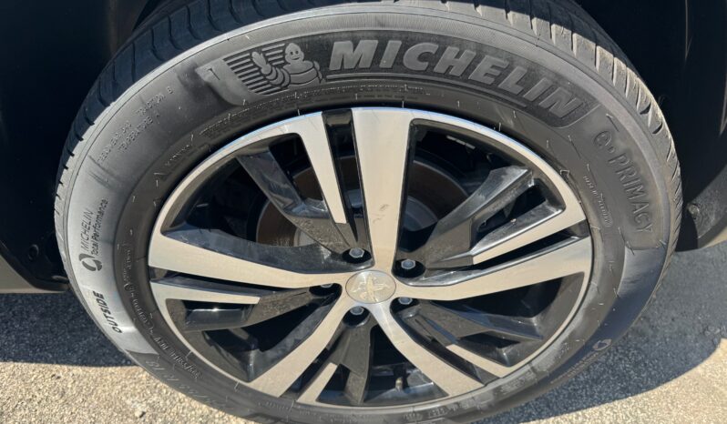 
								PEUGEOT 3008 HYBRID E-DCS 6 136cv – GT full									