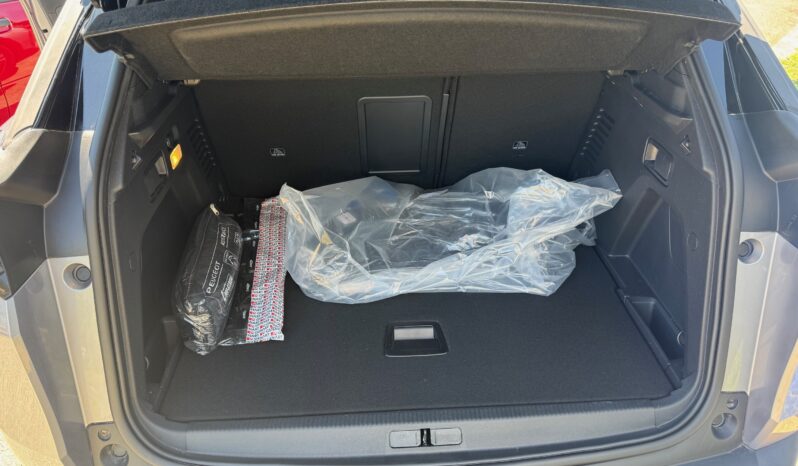 
								PEUGEOT 3008 HYBRID E-DCS 6 136cv – GT full									