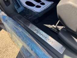 
										PEUGEOT 3008 HYBRID E-DCS 6 136cv – GT full									