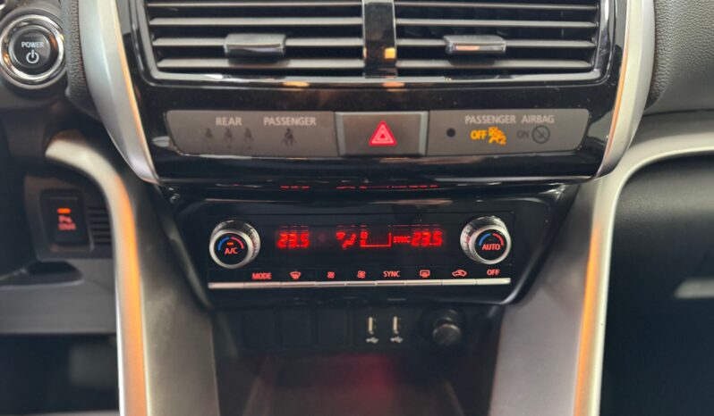 
								MITSUBISHI ECLIPSE CROSS 2.4 PHEV INSTYLE full									