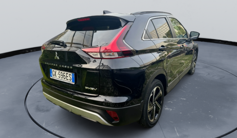 
								MITSUBISHI ECLIPSE CROSS 2.4 PHEV INSTYLE full									