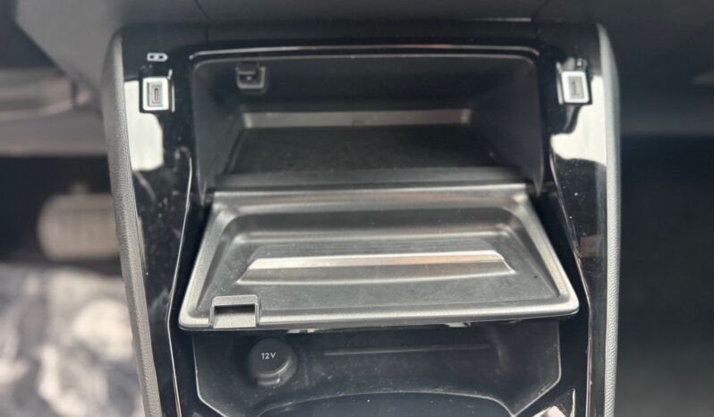 
								PEUGEOT New 2008 1.5 BlueHDi 130cv EAT8 S&S Allure full									