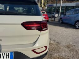 
										Volkswagen T-Roc 1.0cc TSI 110cv Life full									