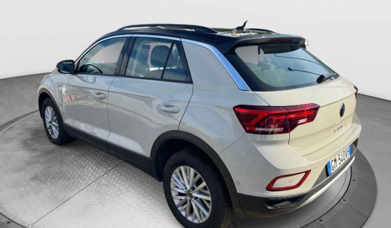 
								Volkswagen T-Roc 1.0cc TSI 110cv Life full									