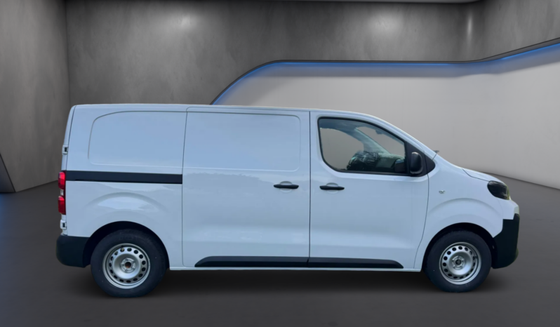 
								FIAT Scudo Serie 3 L2H1 1.5cc Diesel 120cv Van full									