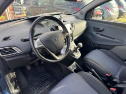 
										LANCIA YPSILON 1.0cc 70cv MHEV GOLD full									