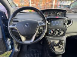 
										LANCIA YPSILON 1.0cc 70cv MHEV GOLD full									