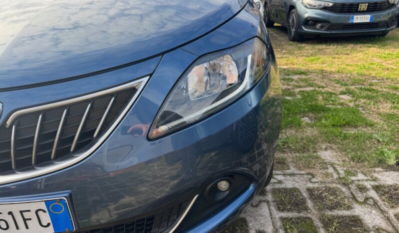 
								LANCIA YPSILON 1.0cc 70cv MHEV GOLD full									
