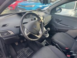 
										LANCIA YPSILON 1.0cc 70cv MHEV GOLD full									