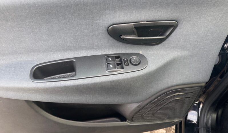 
								LANCIA YPSILON 1.0cc 70cv MHEV GOLD full									