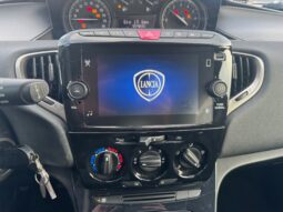 
										LANCIA YPSILON 1.0cc 70cv MHEV GOLD full									