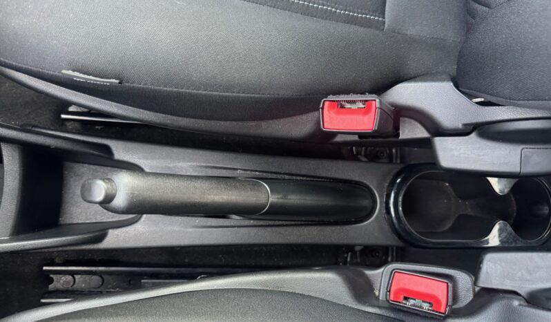 
								LANCIA YPSILON 1.0cc 70cv MHEV GOLD full									