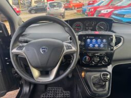 
										LANCIA YPSILON 1.0cc 70cv MHEV GOLD full									