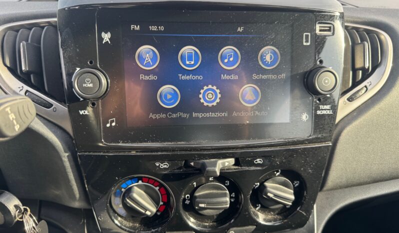 
								LANCIA YPSILON 1.0cc 70cv MHEV GOLD full									