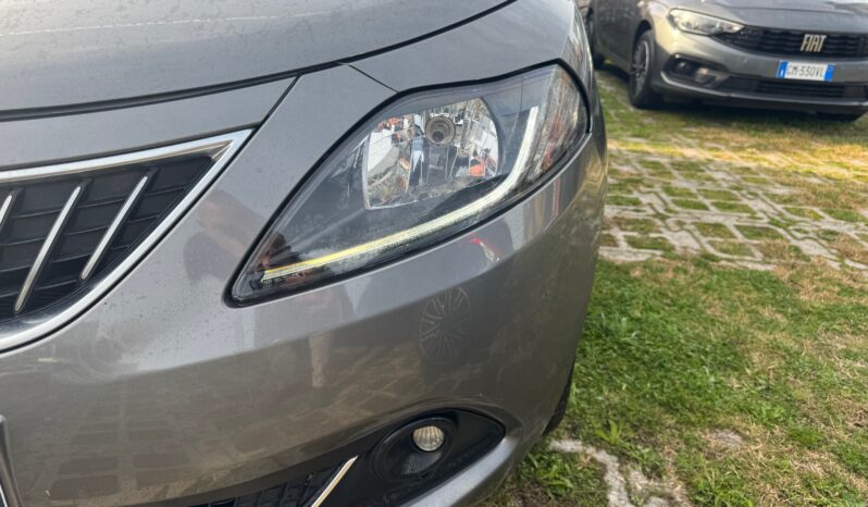 
								LANCIA YPSILON 1.0cc 70cv MHEV GOLD full									