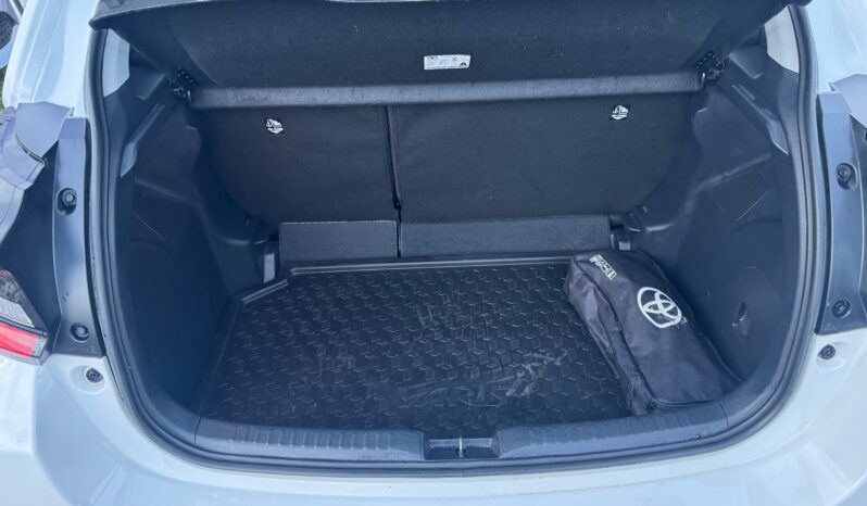 
								Toyota Yaris 1.5cc HEV Full Hybrid 116cv Active full									