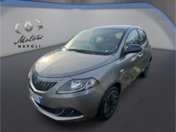 
										LANCIA YPSILON 1.0cc 70cv MHEV GOLD full									
