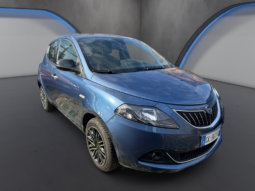 
										LANCIA YPSILON 1.0cc 70cv MHEV GOLD full									