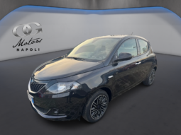 
										LANCIA YPSILON 1.0cc 70cv MHEV GOLD full									
