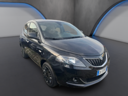 
										LANCIA YPSILON 1.0cc 70cv MHEV GOLD full									