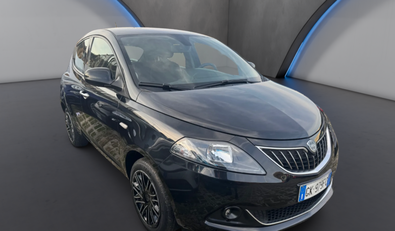
								LANCIA YPSILON 1.0cc 70cv MHEV GOLD full									