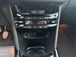 
										PEUGEOT 2008 1.5cc BlueHDi 102cv Allure Pack full									