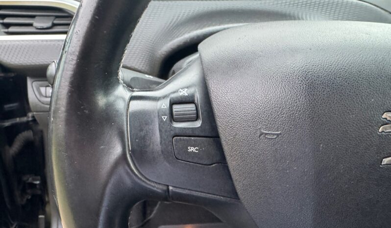 
								PEUGEOT 2008 1.5cc BlueHDi 102cv Allure Pack full									