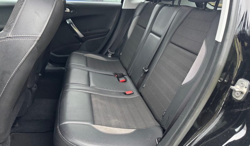 
								PEUGEOT 2008 1.5cc BlueHDi 102cv Allure Pack full									