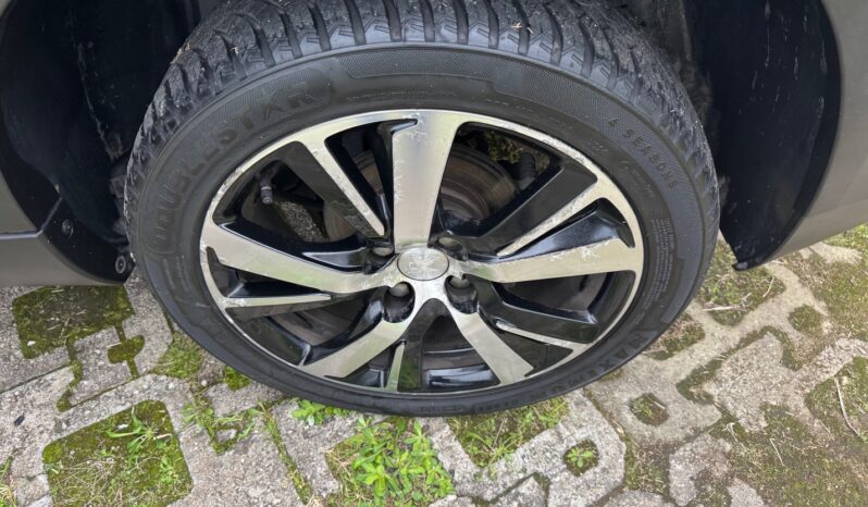 
								PEUGEOT 2008 1.5cc BlueHDi 102cv Allure Pack full									