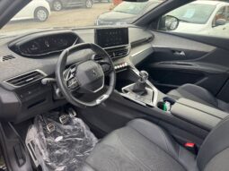 
										PEUGEOT 3008 1.2cc PureTech 130cv S&S GT full									