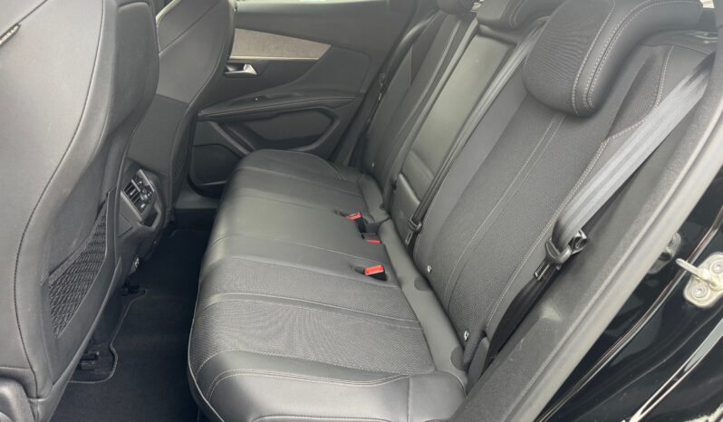 
								PEUGEOT 3008 1.2cc PureTech 130cv S&S GT full									