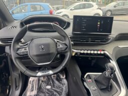 
										PEUGEOT 3008 1.2cc PureTech 130cv S&S GT full									