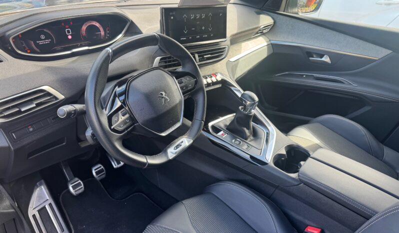 
								PEUGEOT 3008 1.2cc PureTech 130cv S&S GT full									