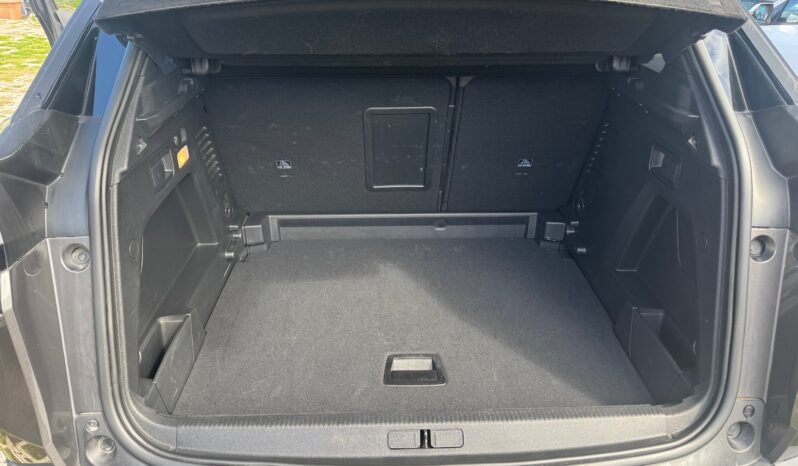 
								PEUGEOT 3008 1.2cc PureTech 130cv S&S GT full									