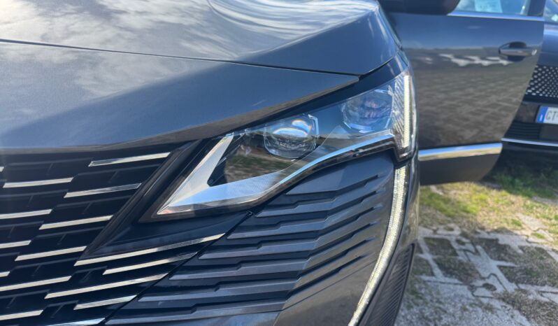 
								PEUGEOT 3008 1.2cc PureTech 130cv S&S GT full									